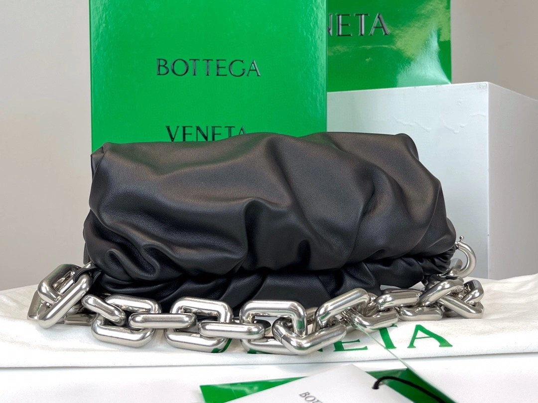 MOMO- 620230 The Chain Pouch item : B-B125C1220