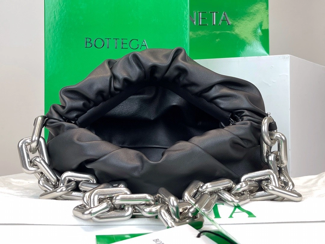 MOMO- 620230 The Chain Pouch item : B-B125C1220