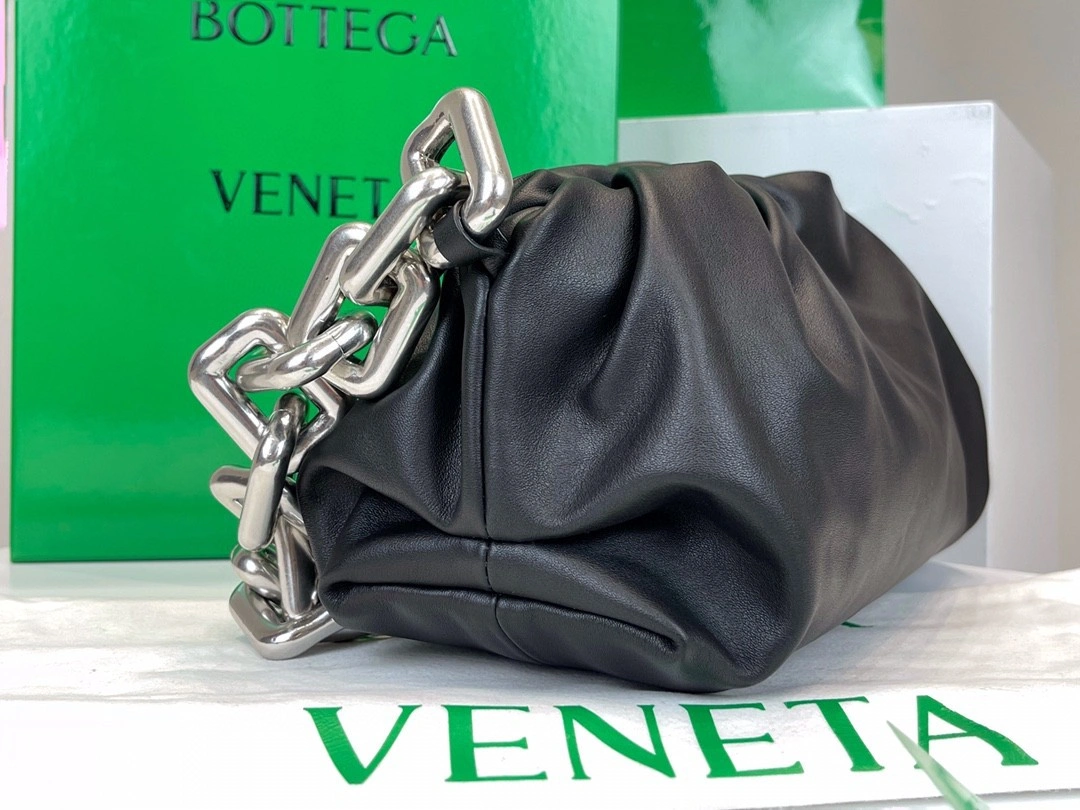 MOMO- 620230 The Chain Pouch item : B-B125C1220