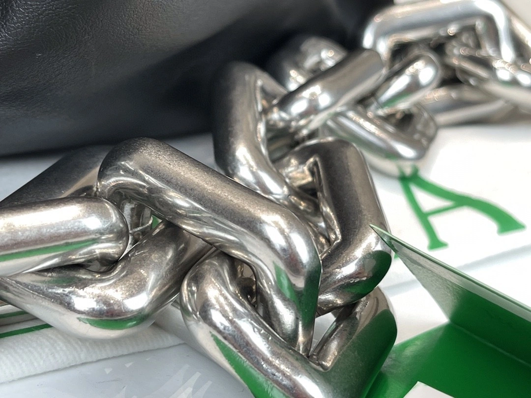 MOMO- 620230 The Chain Pouch item : B-B125C1220