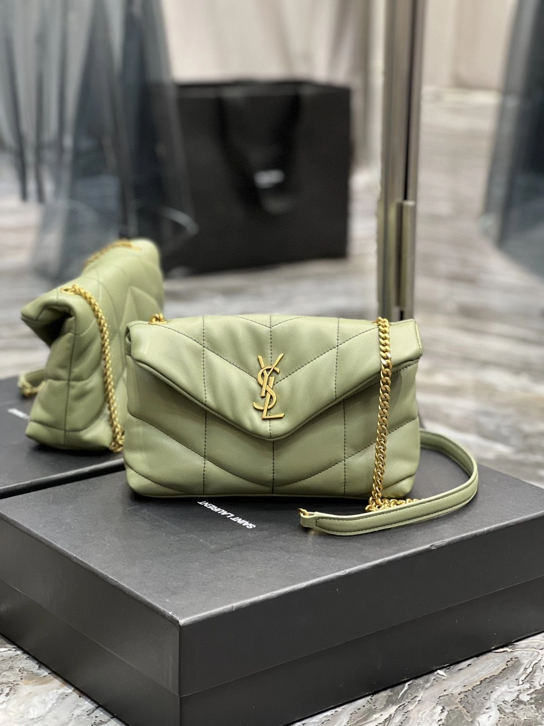 MOMO- 620333-1EL07-3316 Lambskin item : B-B597E1714W