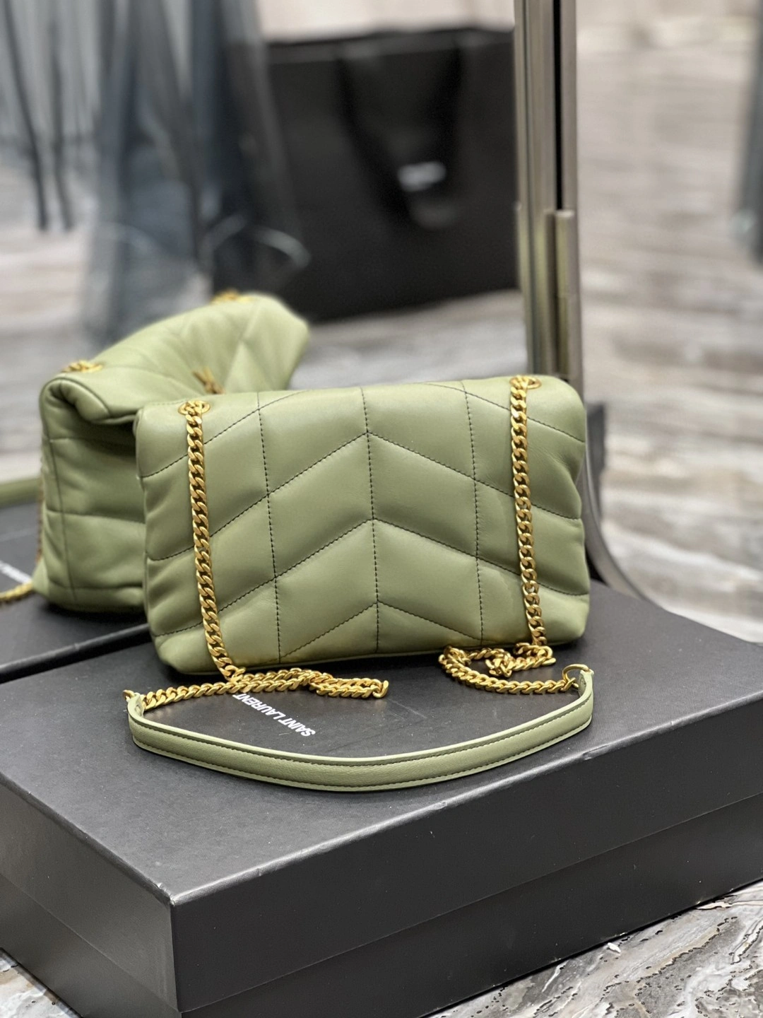 MOMO- 620333-1EL07-3316 Lambskin item : B-B597E1714W
