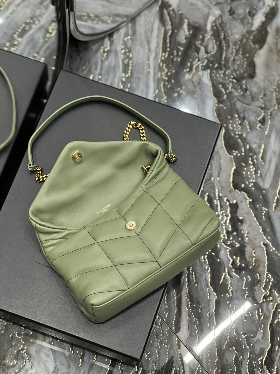 MOMO- 620333-1EL07-3316 Lambskin item : B-B597E1714W