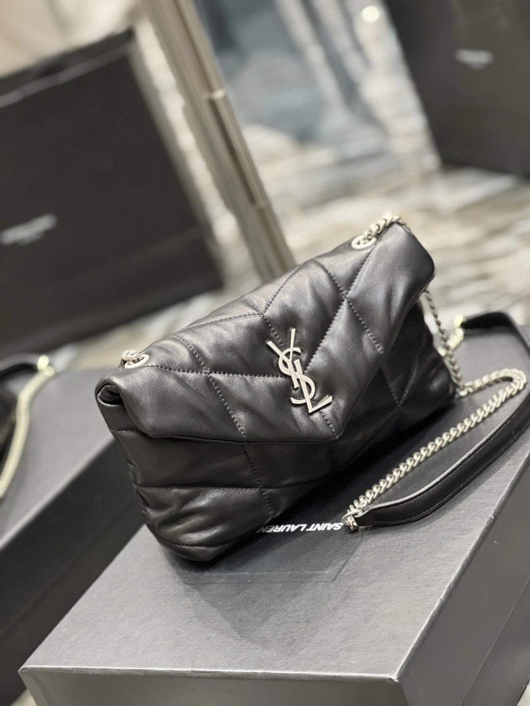 MOMO- 6203331EL001000 Lambskin item : B-B597E1712W