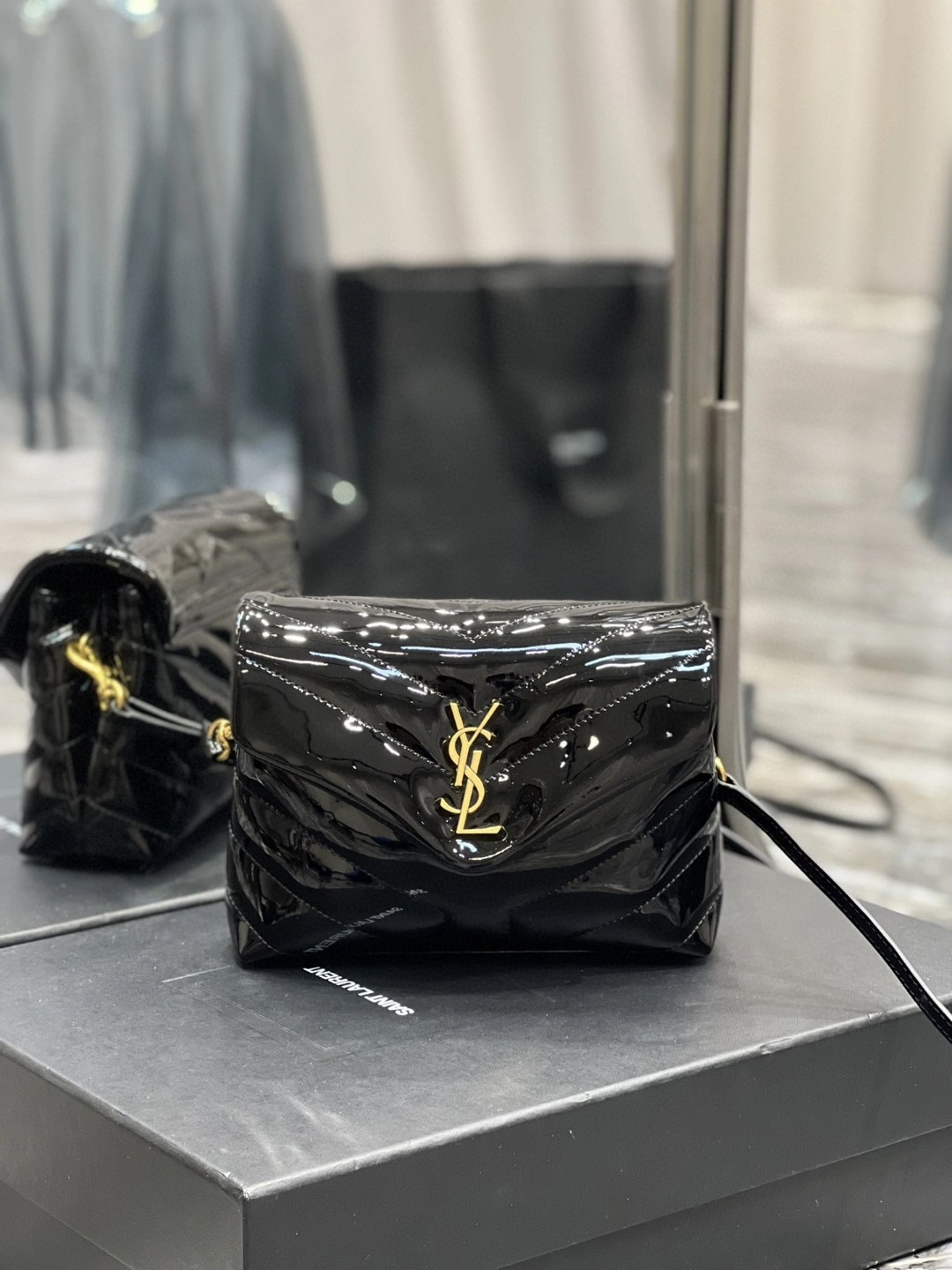 MOMO- 6309512IU1J1000 Calfskin item : B-B597E1740W