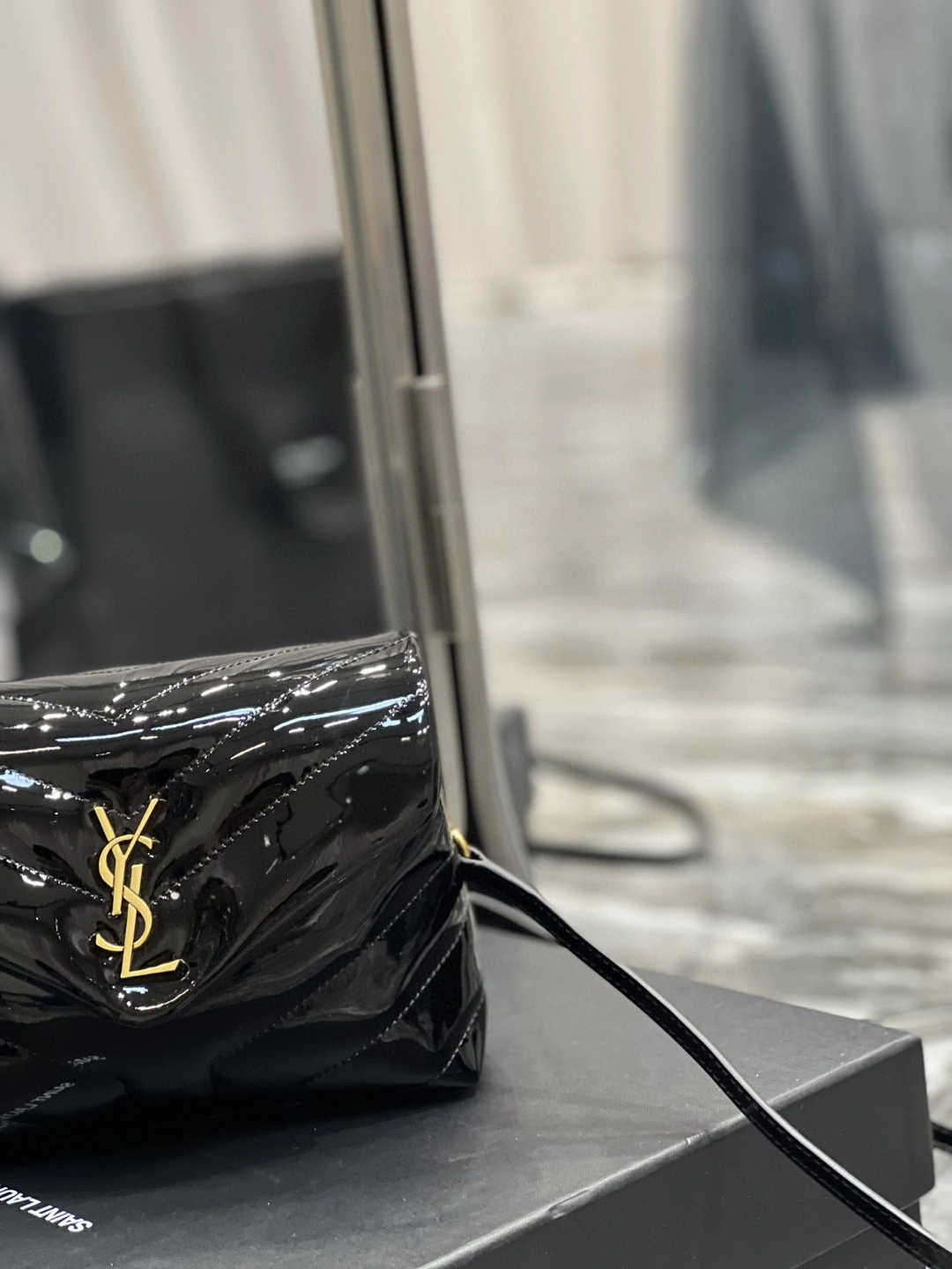 MOMO- 6309512IU1J1000 Calfskin item : B-B597E1740W