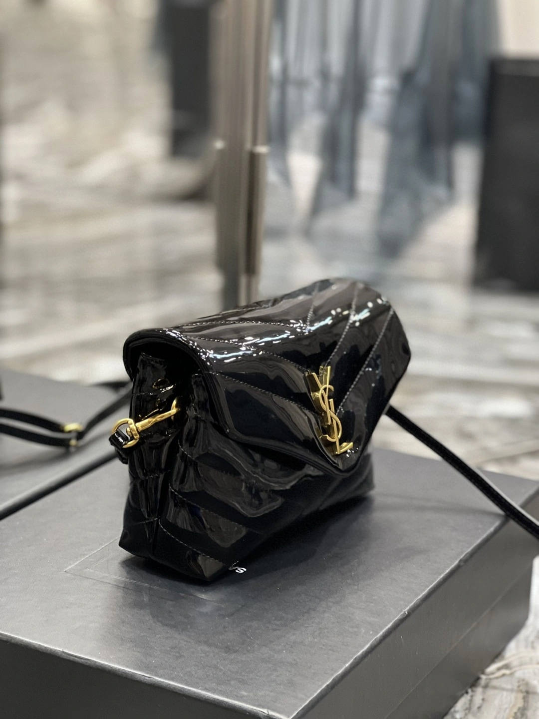 MOMO- 6309512IU1J1000 Calfskin item : B-B597E1740W