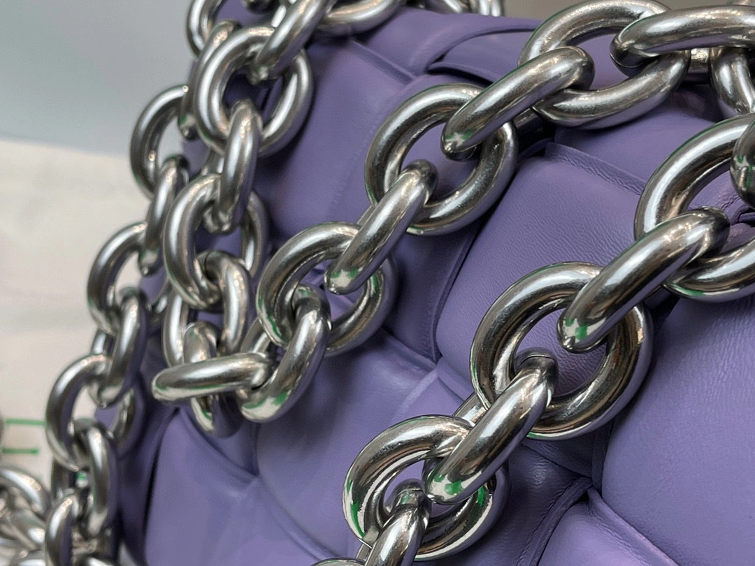 MOMO- 631421VBWZ05130 THE CHAIN CASSETTE Nappa item：B-B063E2337C