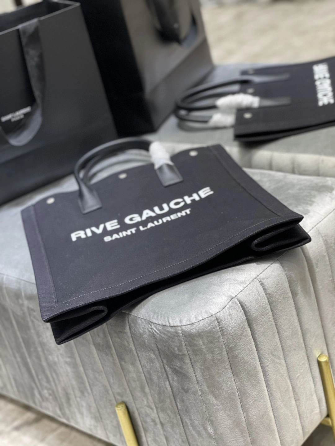 MOMO- 631682-96N9E-1070 Rive Gauche item : B-B597E1408W