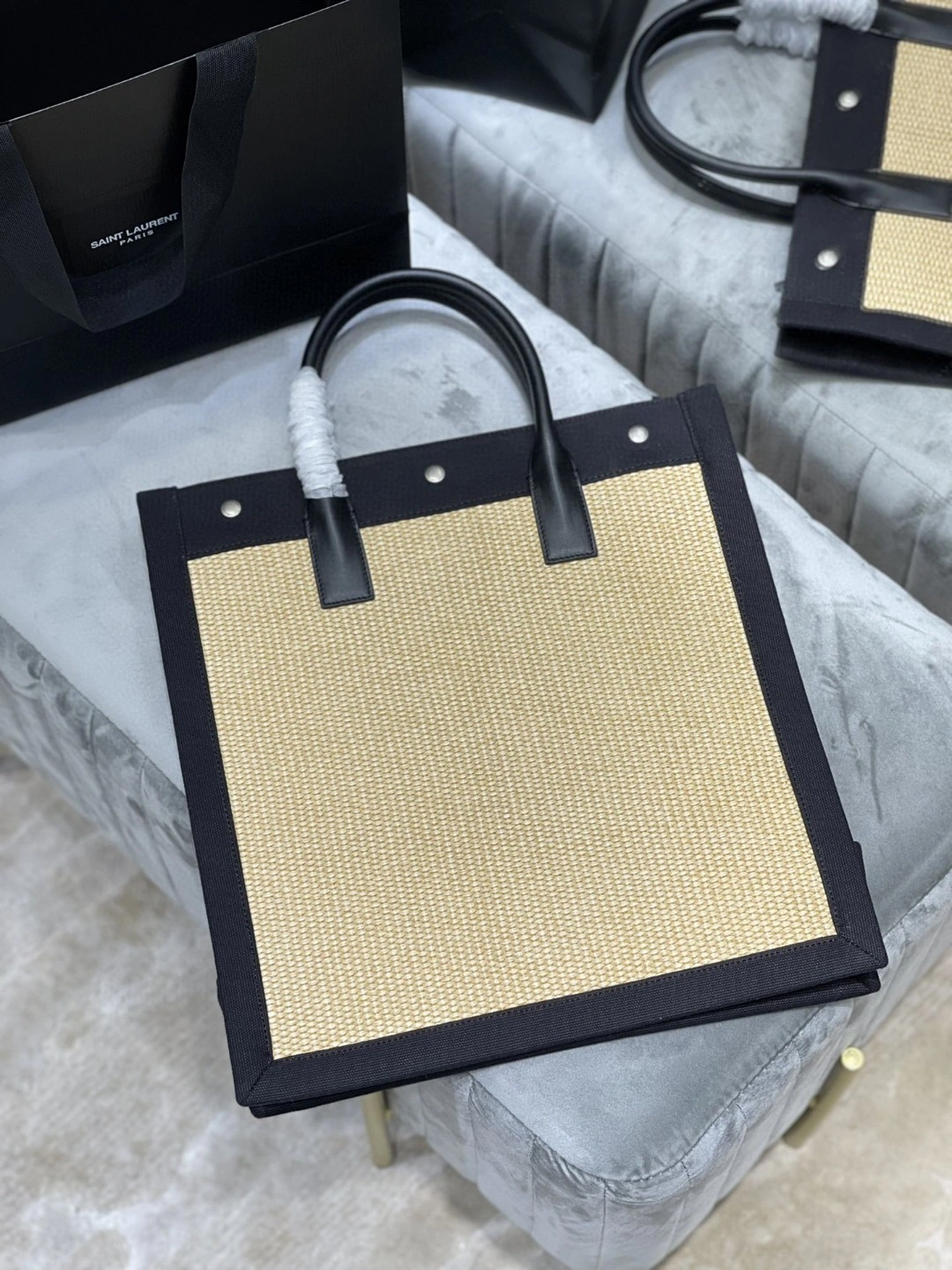 MOMO- 6316822M21E7070 Rive Gauche item : B-B597E1429W