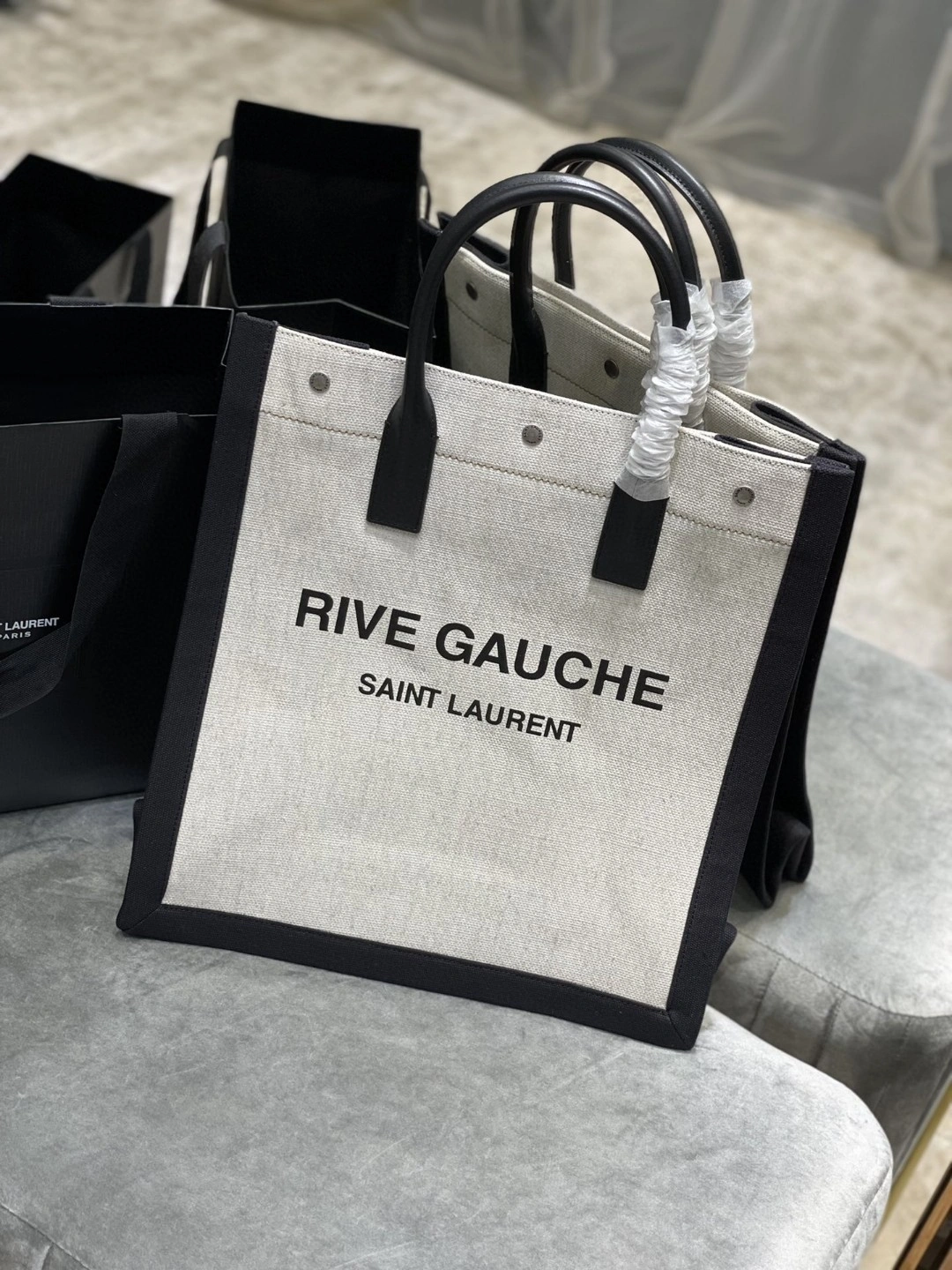 MOMO- 6325399J52E9273 Rive Gauche item : B-B597E1727W