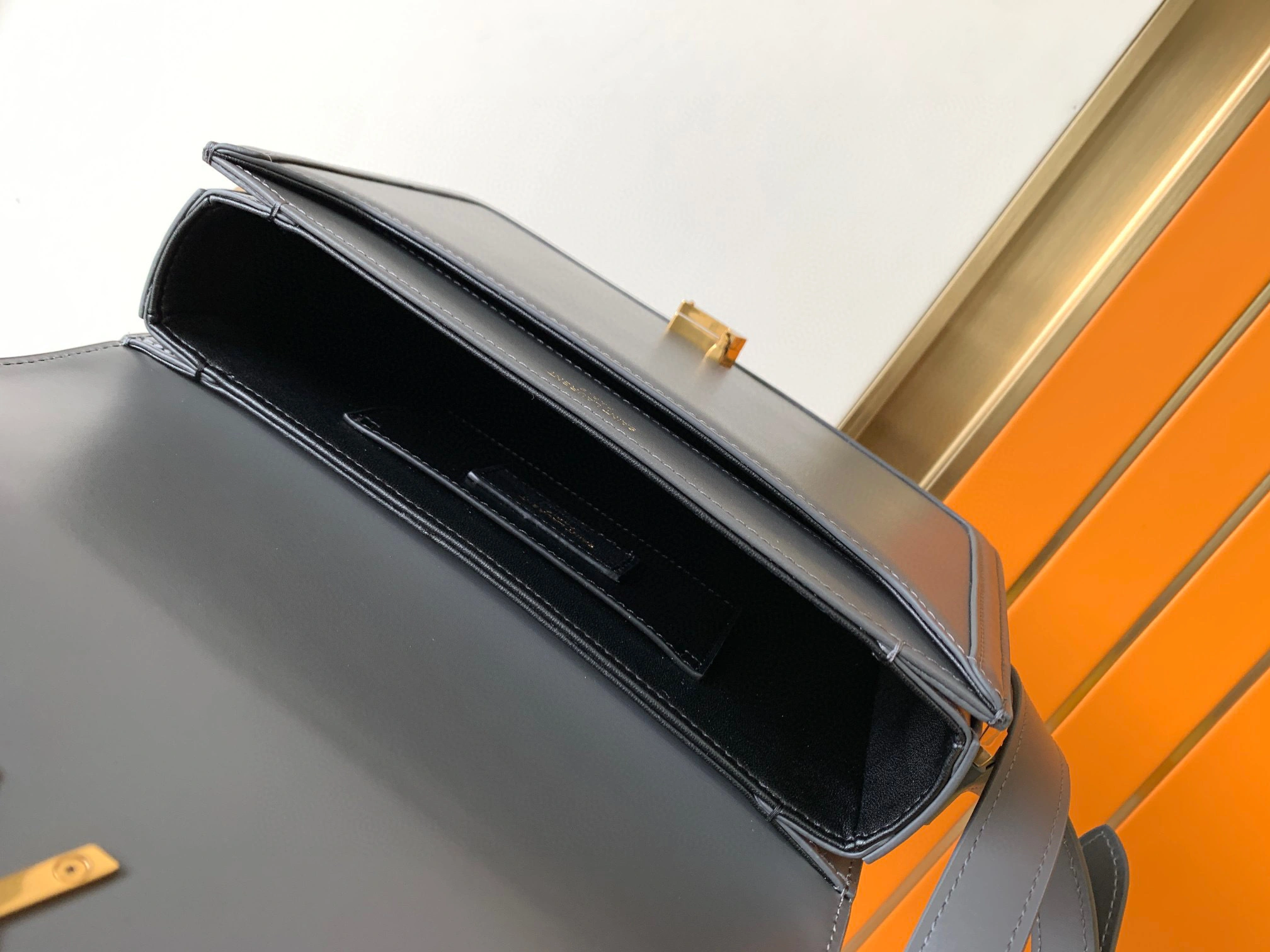 MOMO- 6343050SX0W1112 Solferino cowhide item：B-B000F0521C