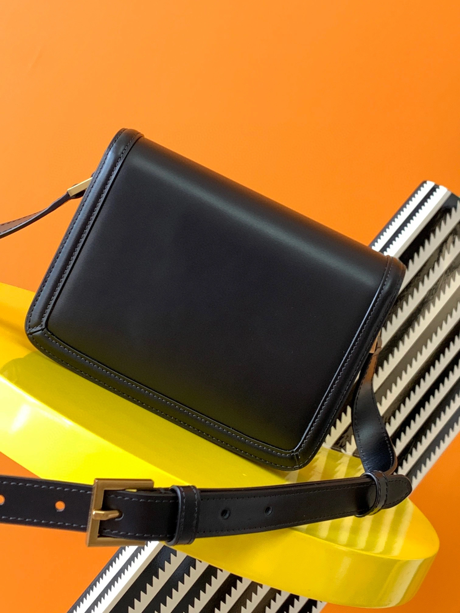 MOMO- 6343060SX0W1000 Solferino cowhide item：B-B000F0523C