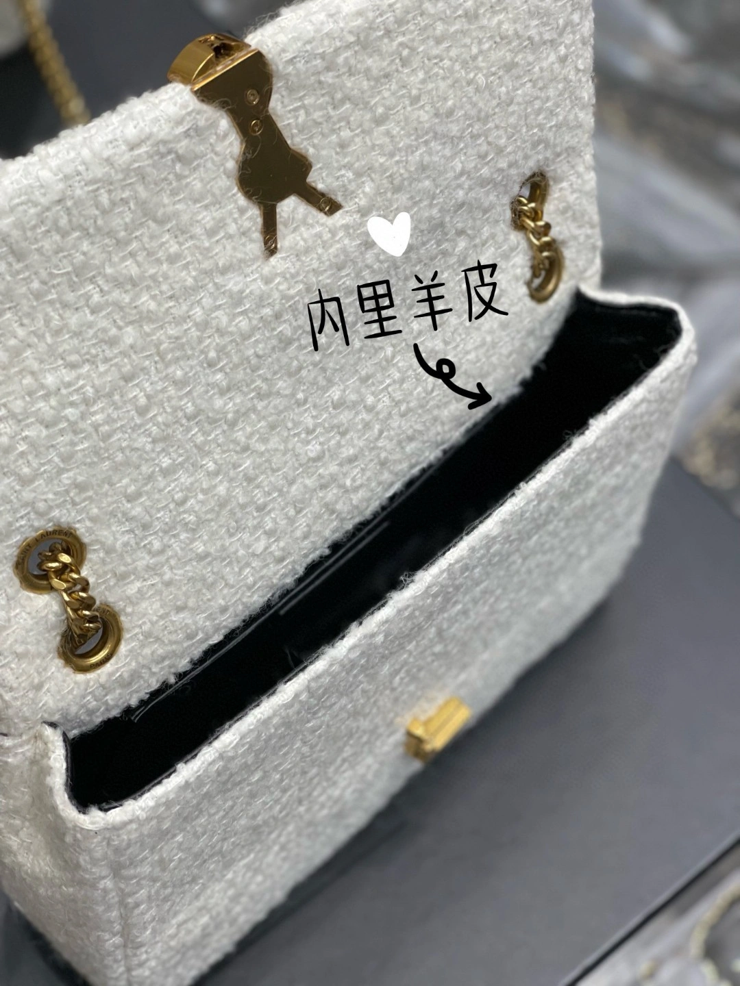 MOMO- 634820-2RL37-9013 sheephide item : B-B597E1401W