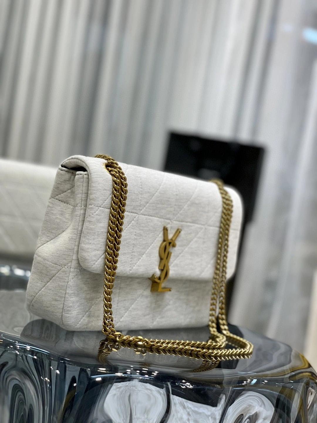 MOMO- 6348202F9279509 sheephide CARRE RIVE GAUCHE item : B-B597E1403W