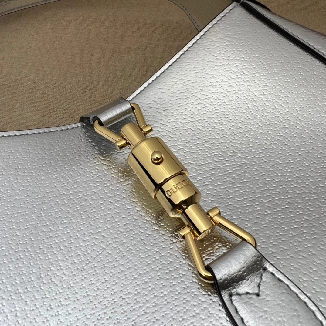 MOMO- 636709-1TR0G-8106 item：B-B000E2209C