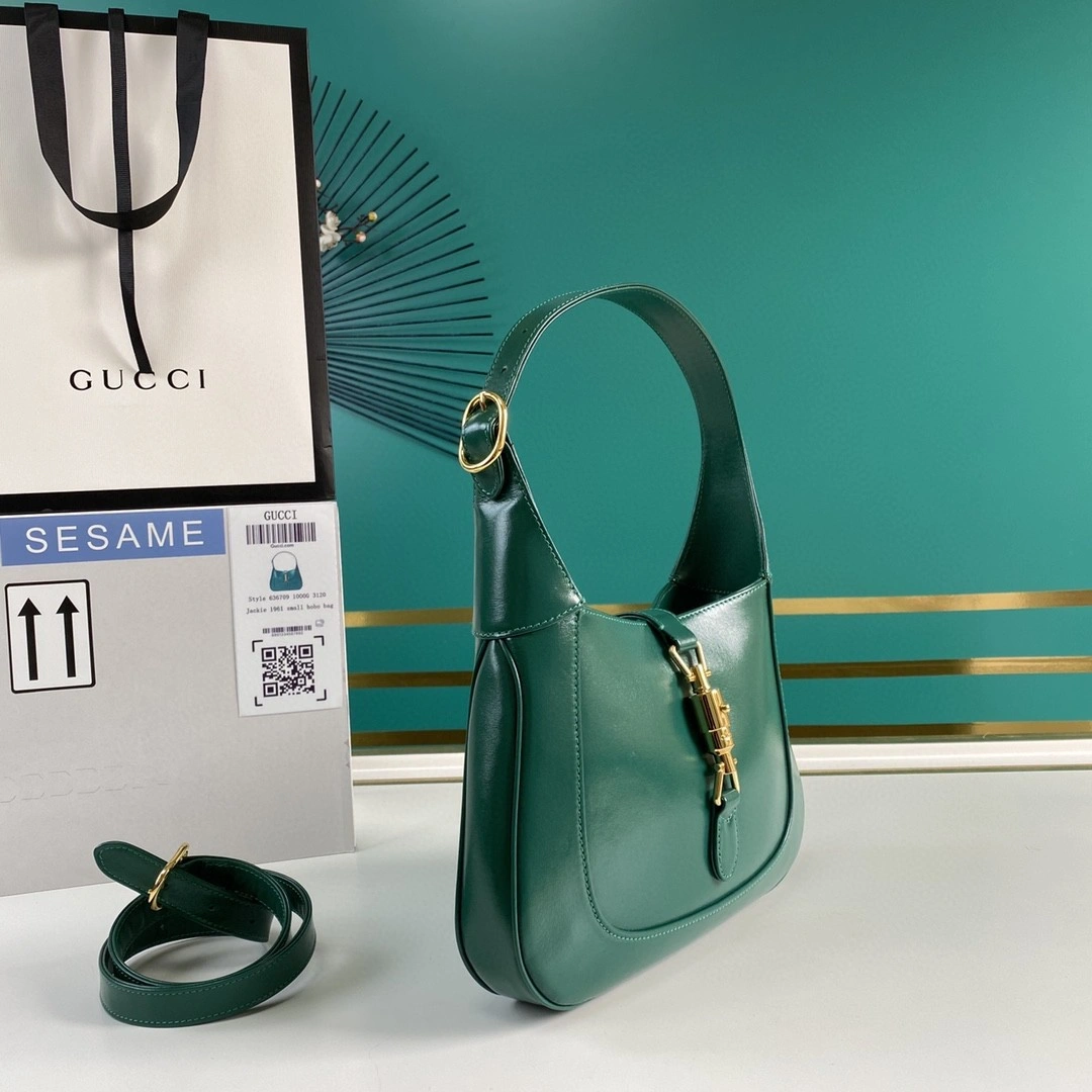 MOMO- 636709 cowhide item : B-B00M0609