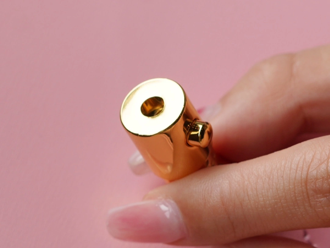 MOMO--637091 10O0G 5815 637091-10O0G-5815 high quality version item：C-B461H1609Q