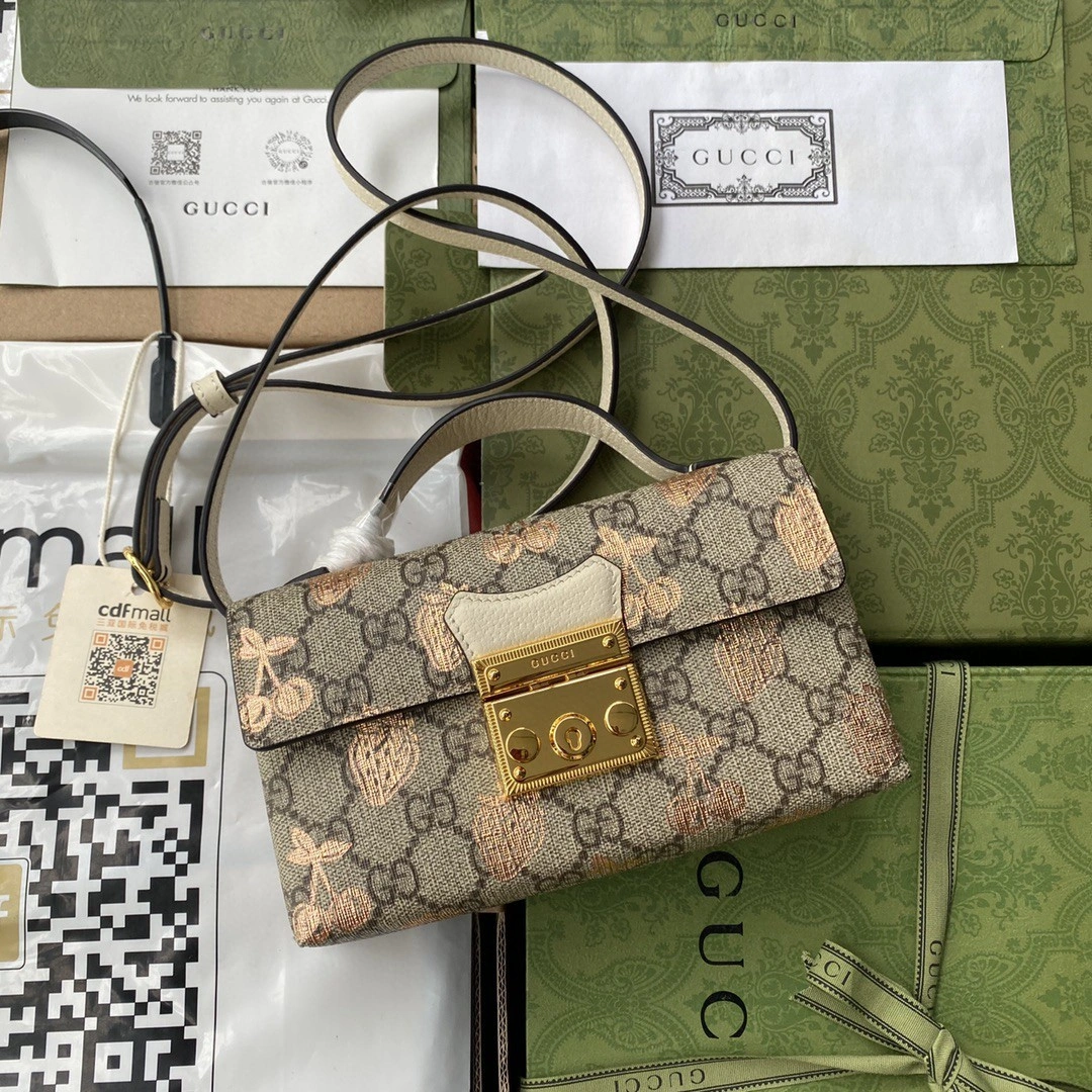 MOMO- 652683Padlock item : A-B00M0108