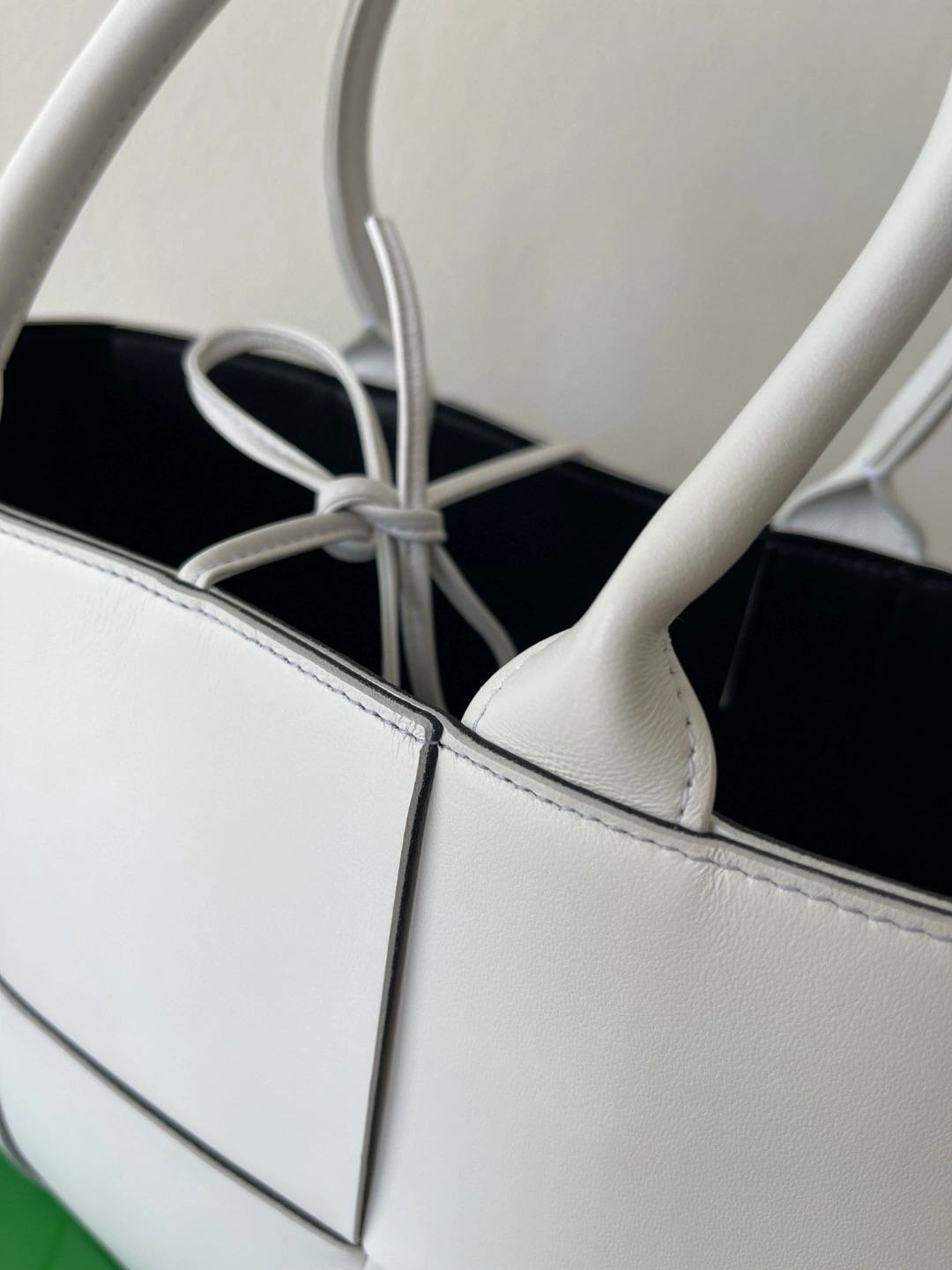 MOMO- 652867 Lambskin Mini tote item : B-B115C1212