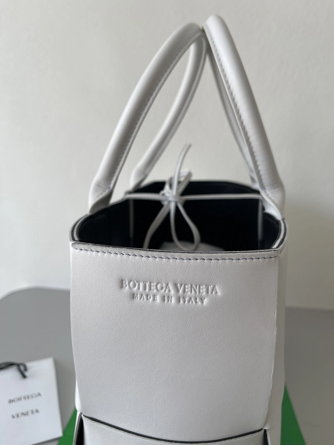 MOMO- 652867 Lambskin Mini tote item : B-B115C1212