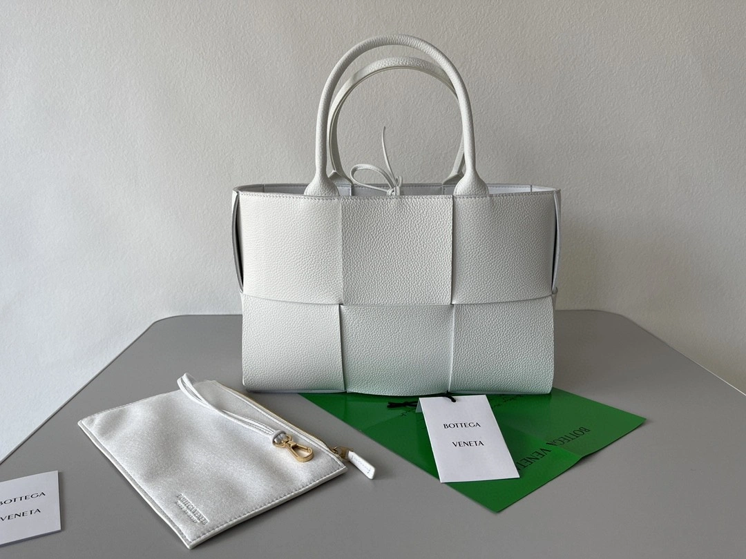MOMO- 652867 Lambskin Mini tote item : B-B115C1213