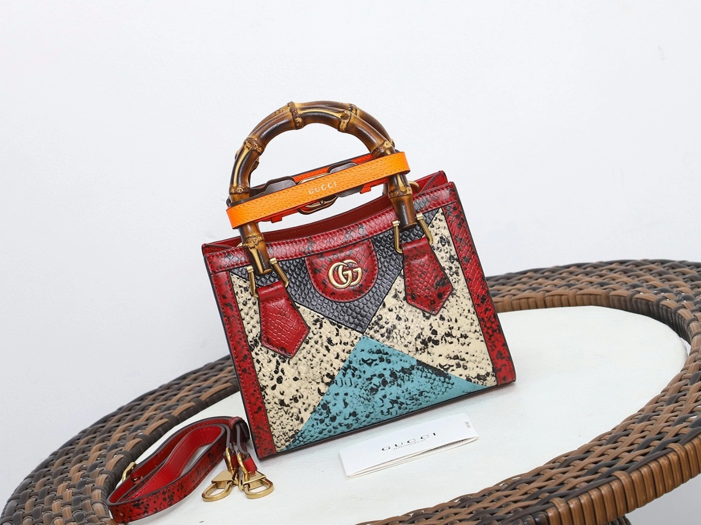 MOMO- 655661 cowhide item : B-B202M0605