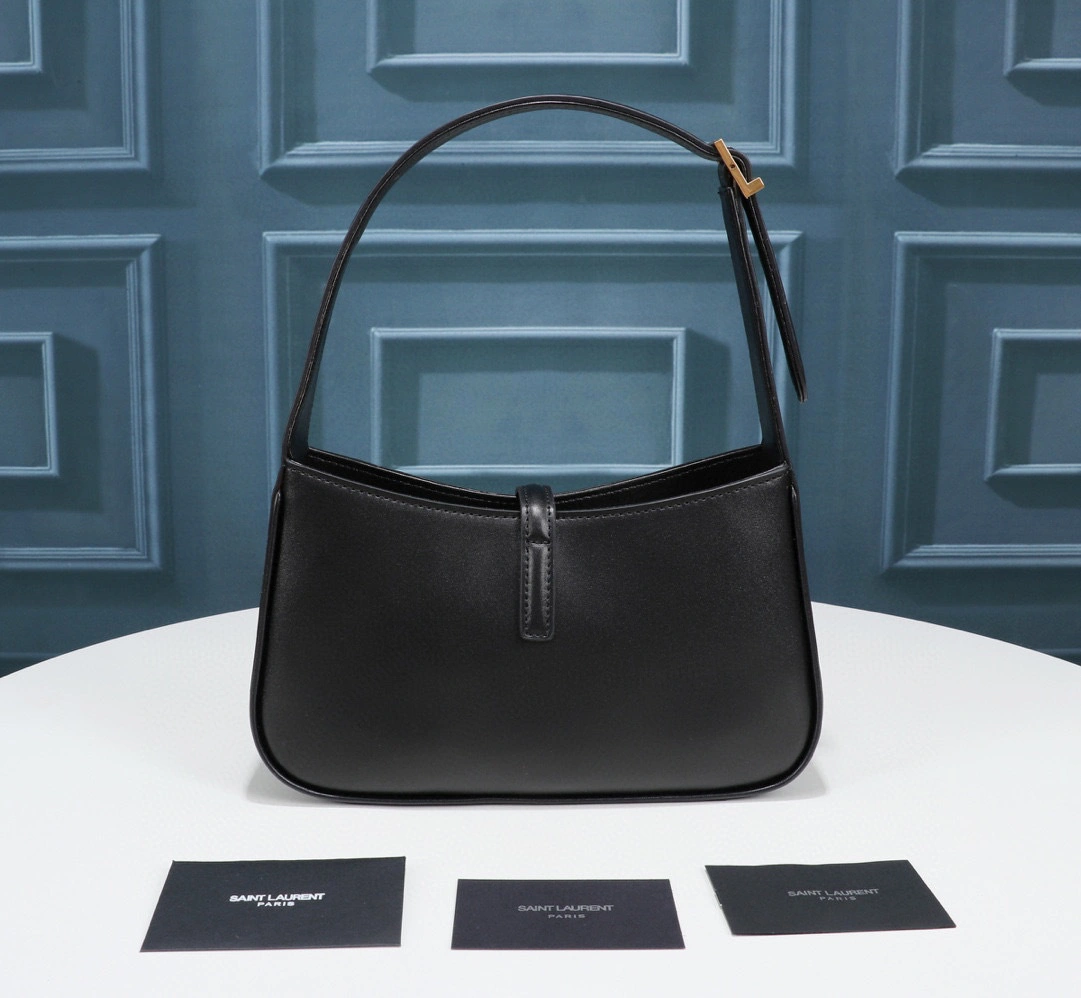 MOMO- 657228-2R20W-1000 2021 Le5A7 Bag item：B-B000F0509C