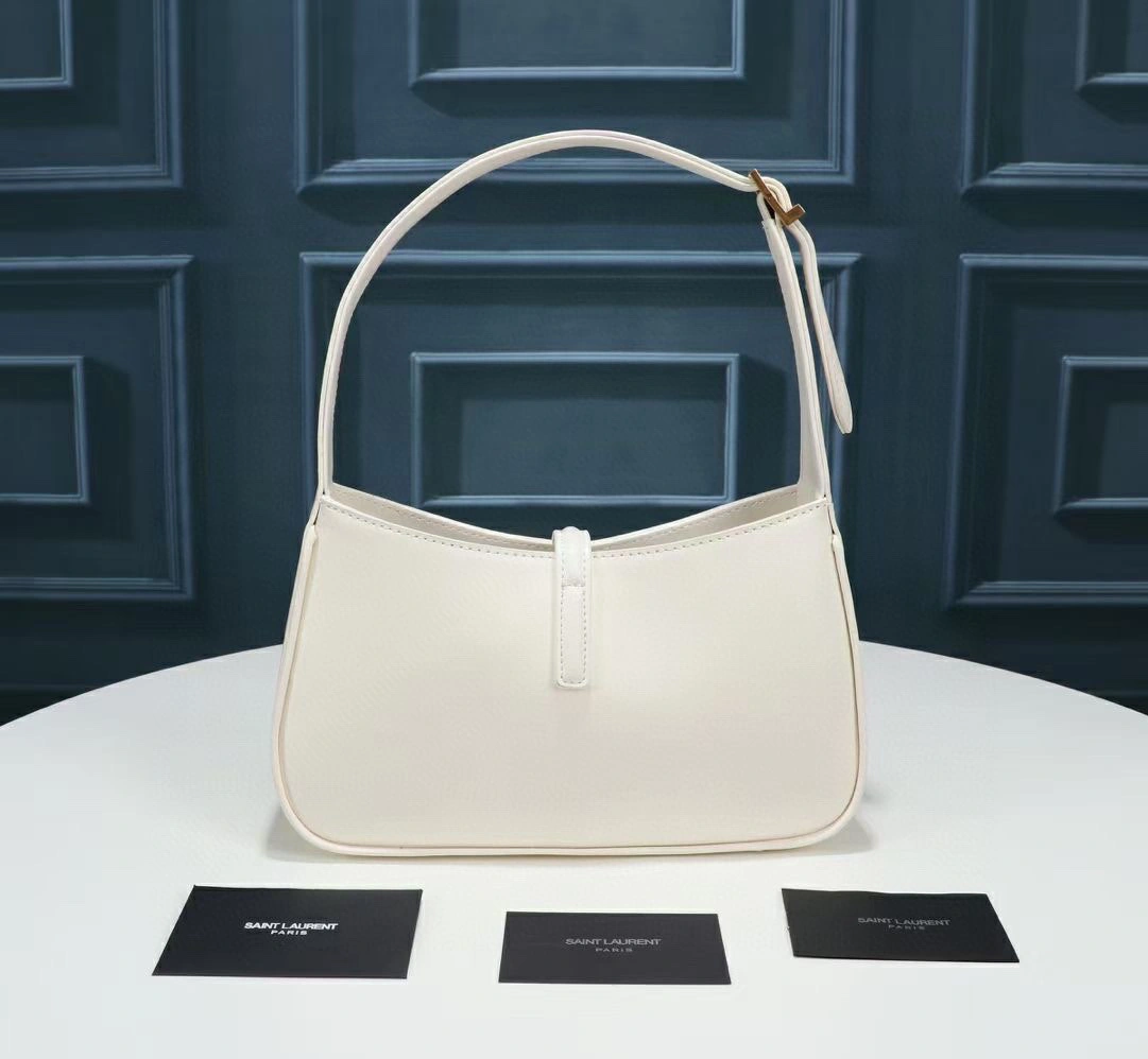 MOMO- 657228-2R20W-9207 2021 Le5A7 Bag item：B-B000F0510C