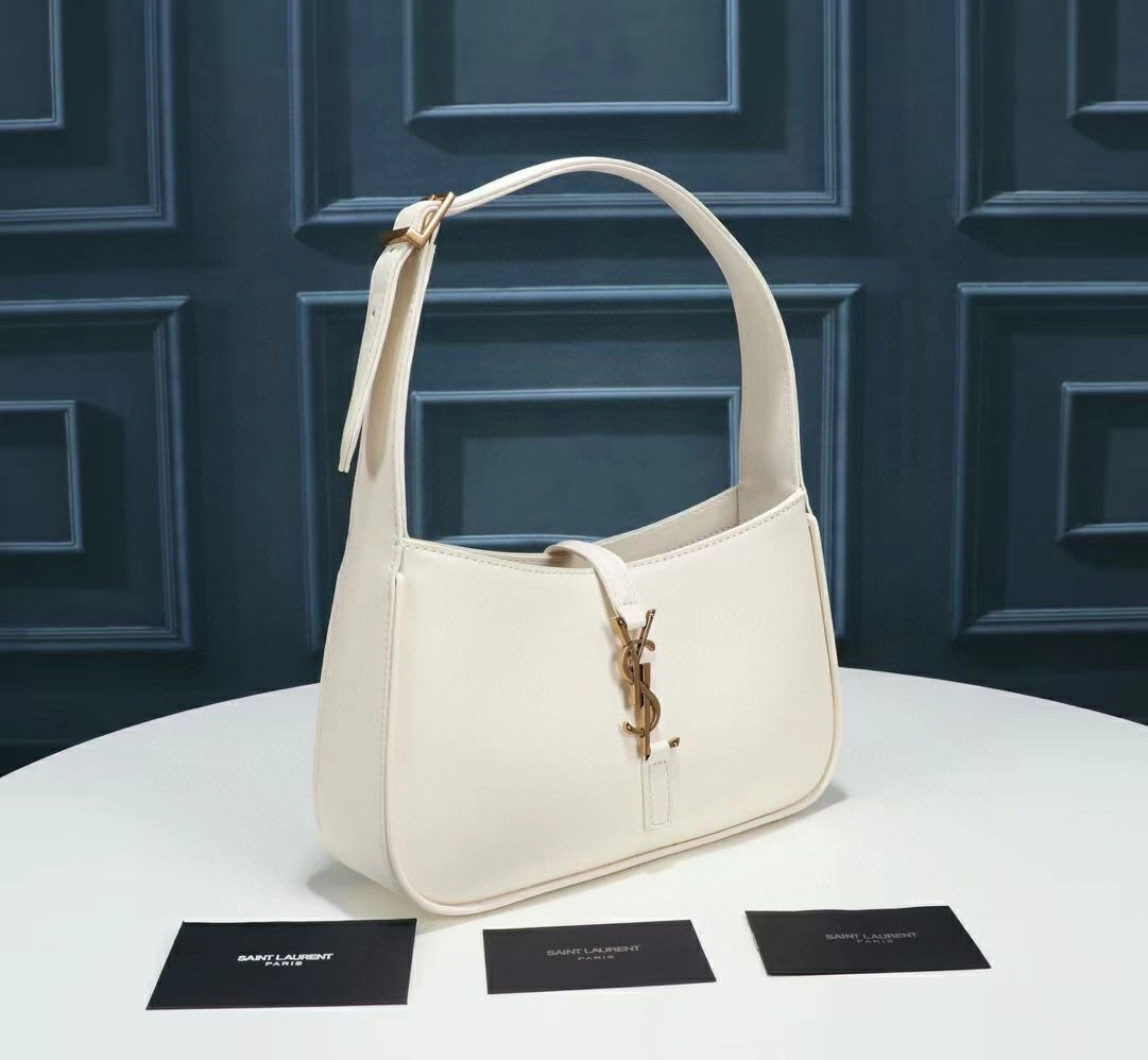 MOMO- 657228-2R20W-9207 2021 Le5A7 Bag item：B-B000F0510C