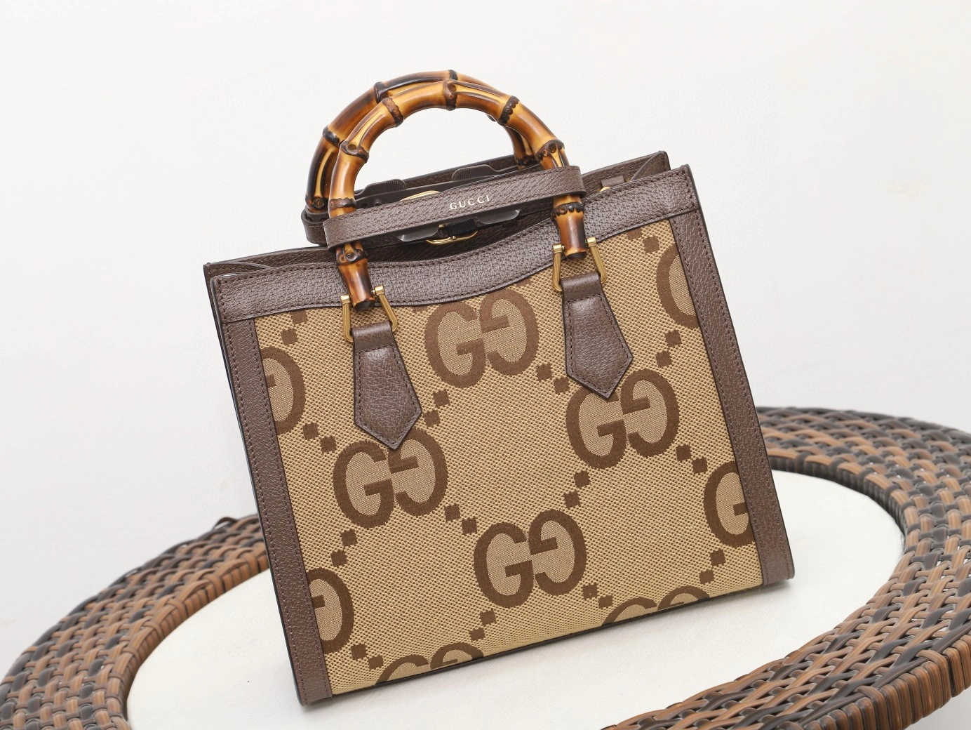 MOMO- 660195 cowhide item : A-B191M0105