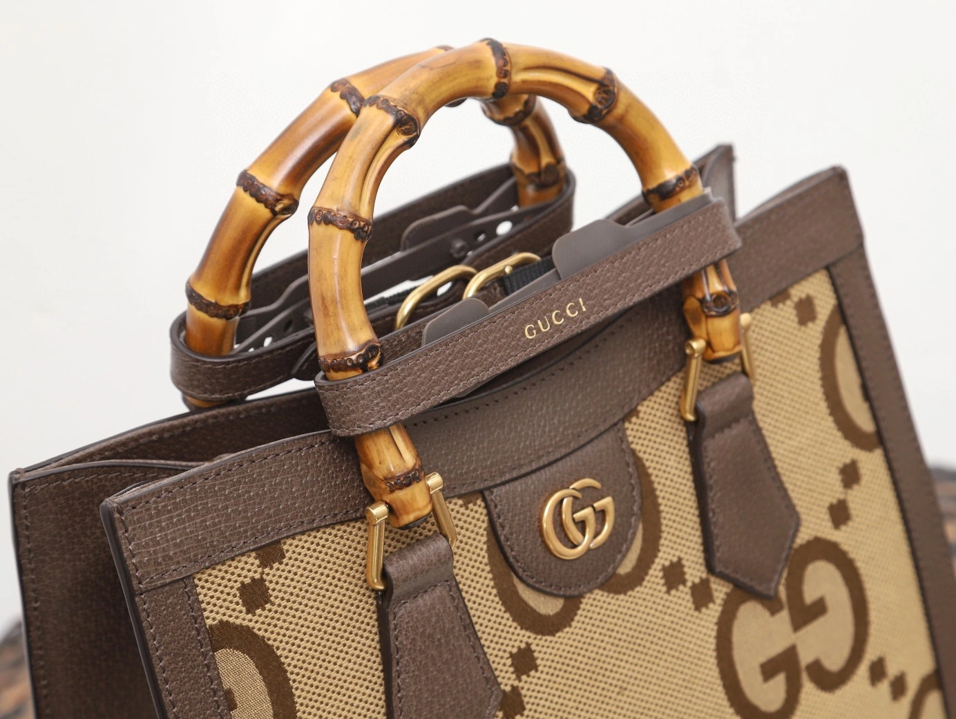 MOMO- 660195 cowhide item : A-B191M0105