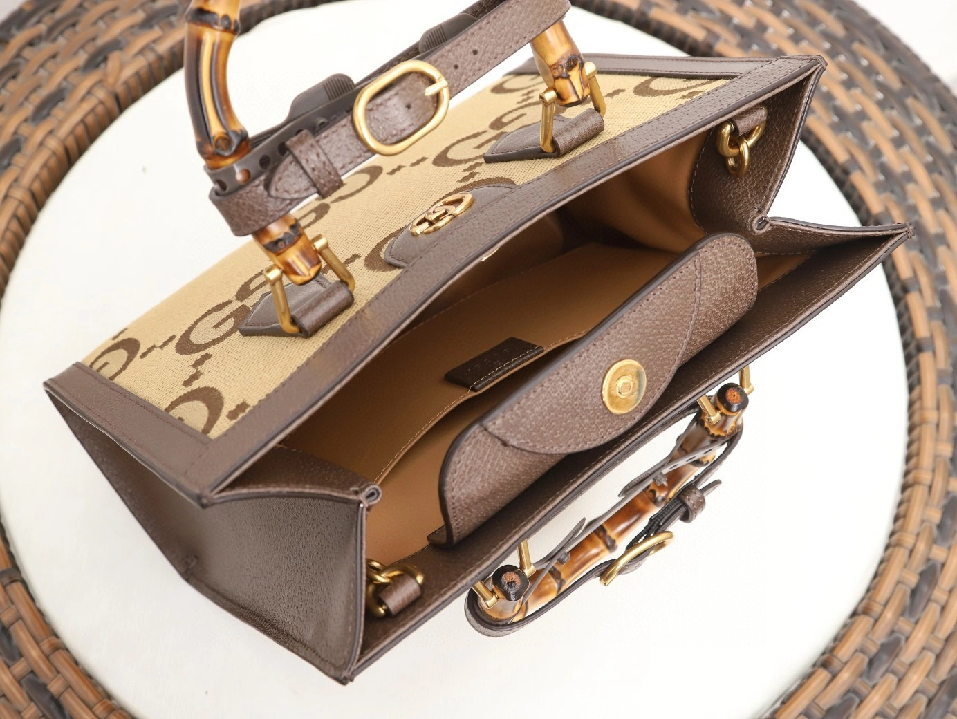 MOMO- 660195 cowhide item : A-B191M0105