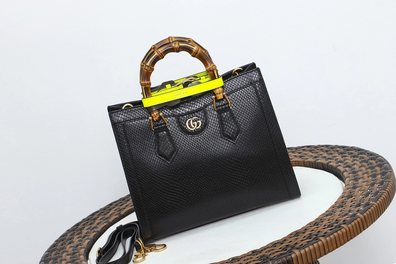 MOMO- 660195 cowhide item : B-B202M0710