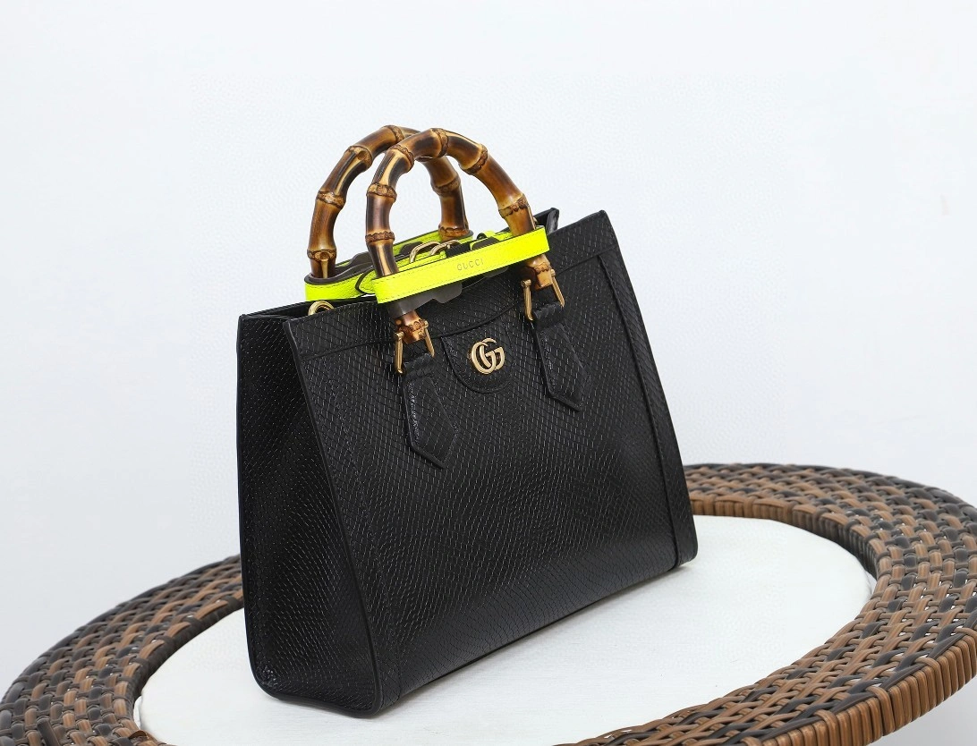 MOMO- 660195 cowhide item : B-B202M0710