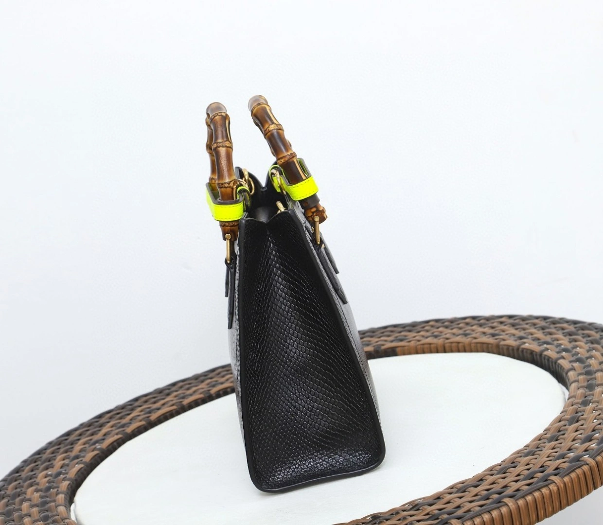 MOMO- 660195 cowhide item : B-B202M0710