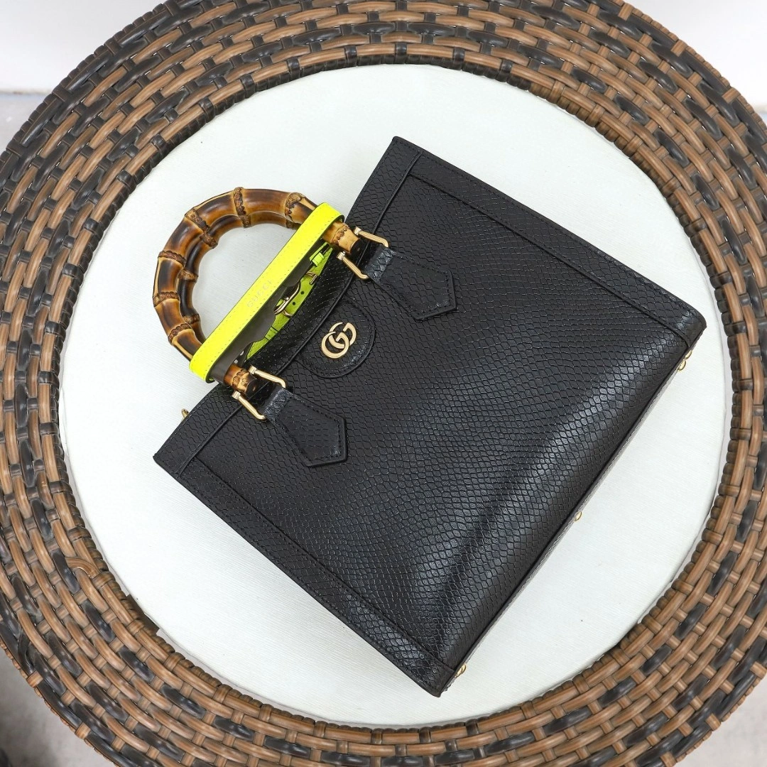 MOMO- 660195 cowhide item : B-B202M0710