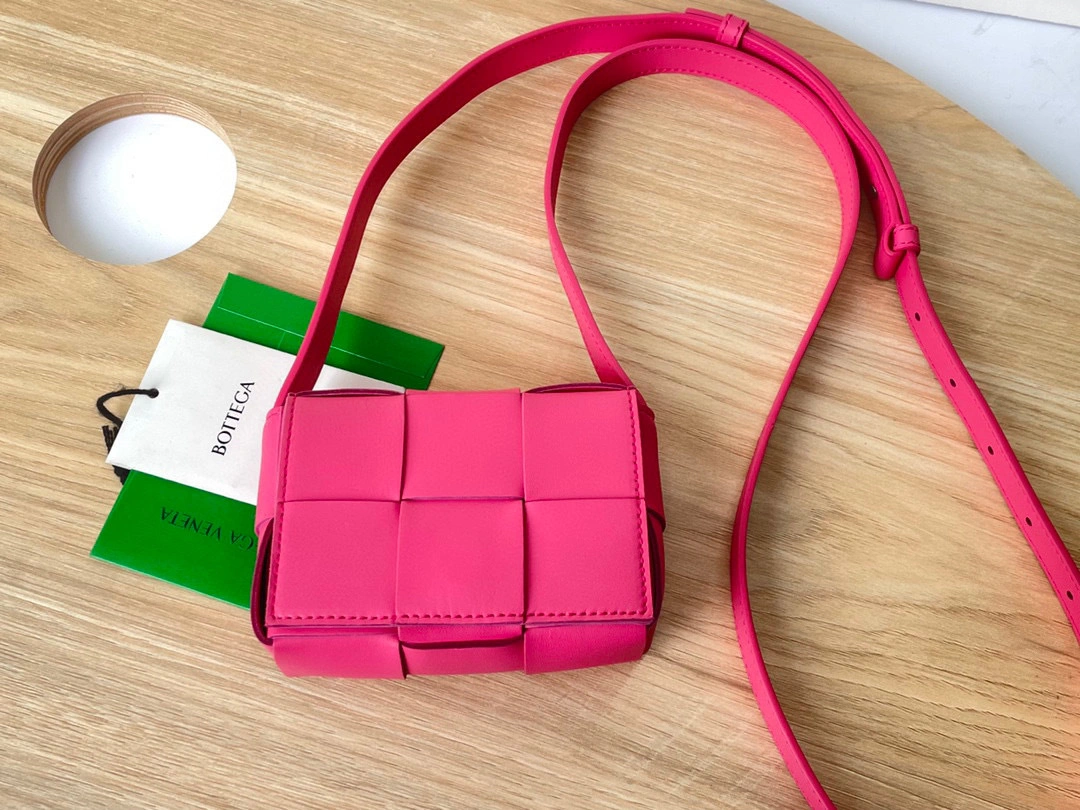 MOMO- 666688VMAY15618 sheephide Mini cassette Bag item：B-B000E2314C