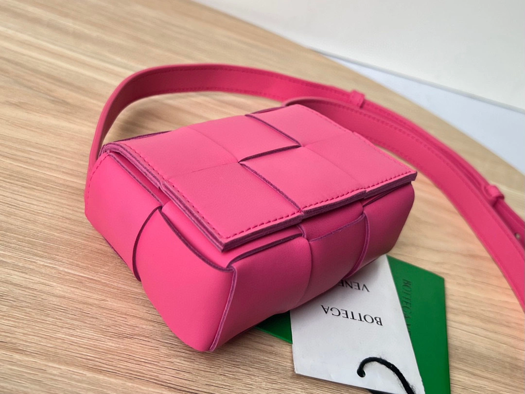 MOMO- 666688VMAY15618 sheephide Mini cassette Bag item：B-B000E2314C
