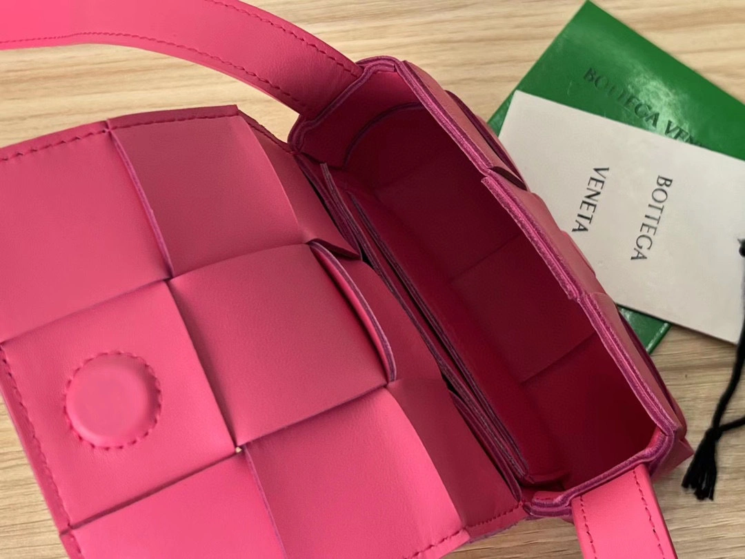 MOMO- 666688VMAY15618 sheephide Mini cassette Bag item：B-B000E2314C
