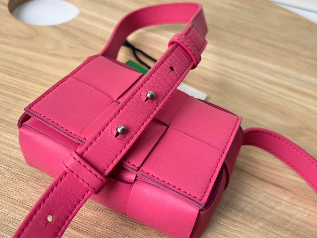 MOMO- 666688VMAY15618 sheephide Mini cassette Bag item：B-B000E2314C