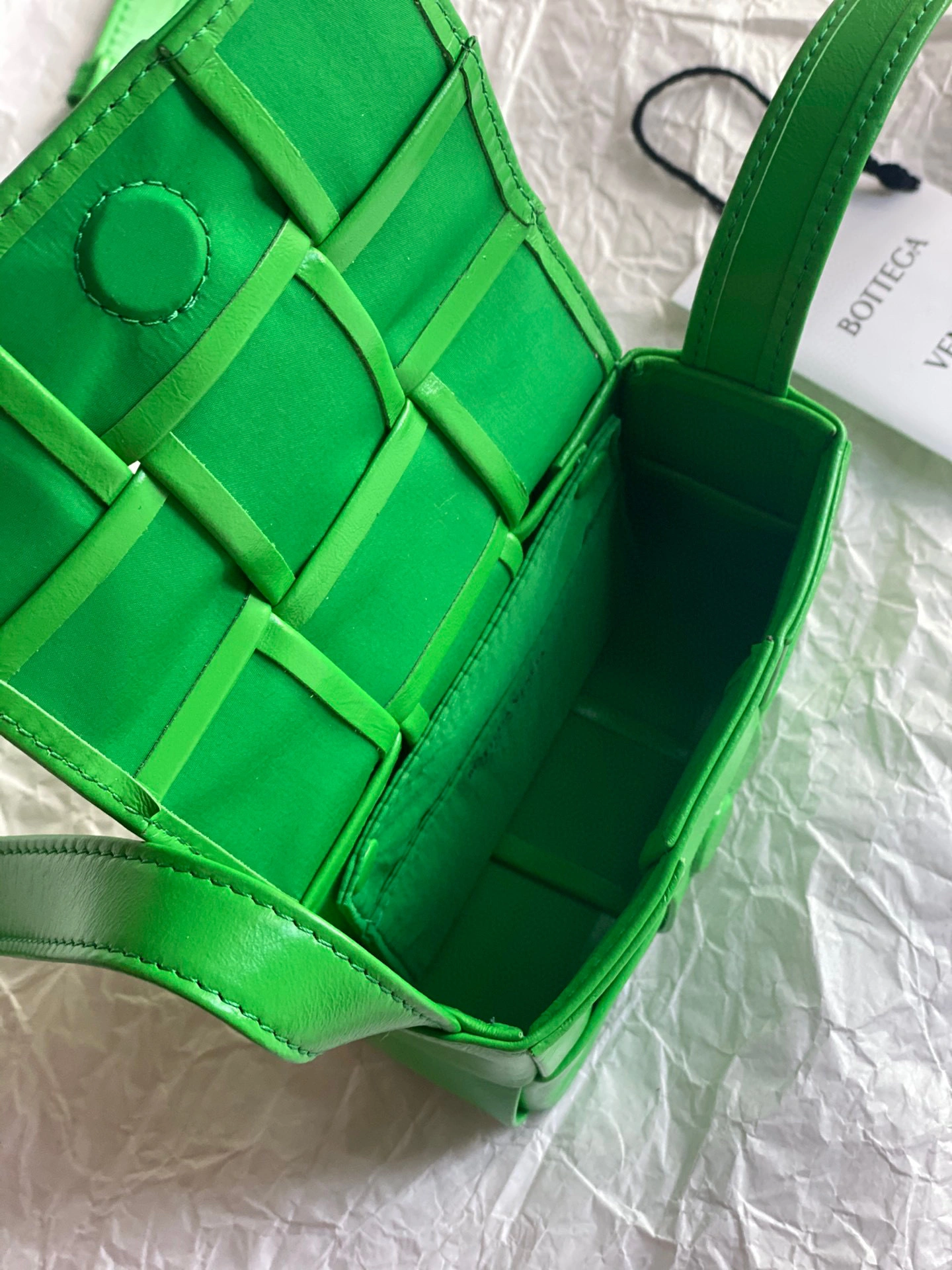 MOMO- 667048-VCQ72-3724 Mini cassette Bag item：B-B000E2322C