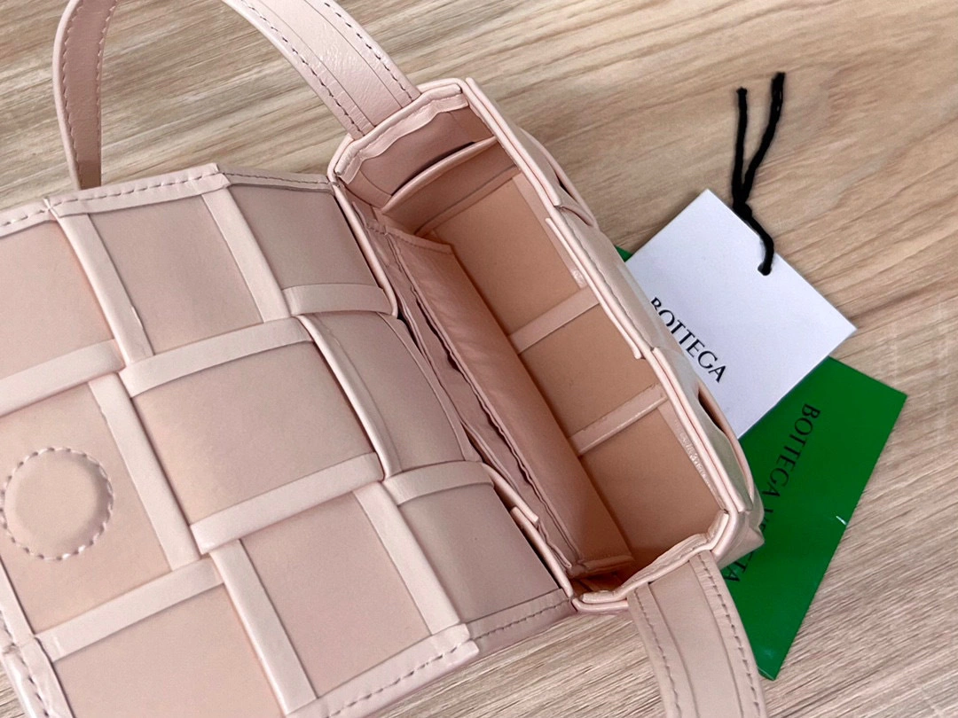 MOMO- 667048VCQ726706 Mini cassette Bag item：B-B000E2320C