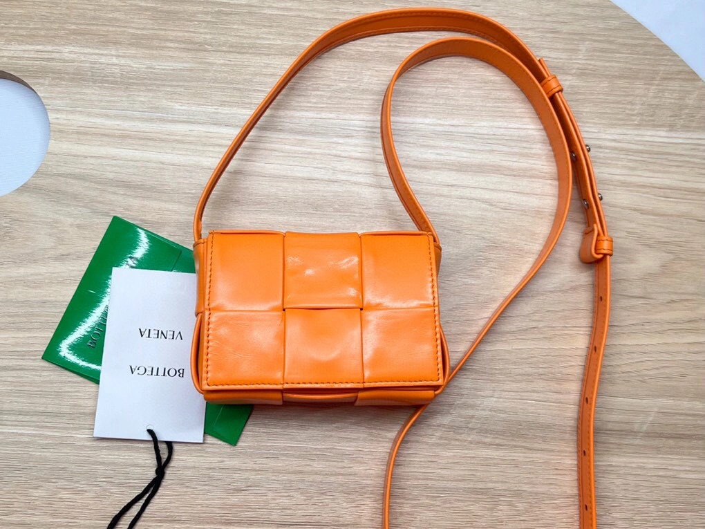 MOMO- 667048VCQ727004 Mini cassette Bag item：B-B000E2317C