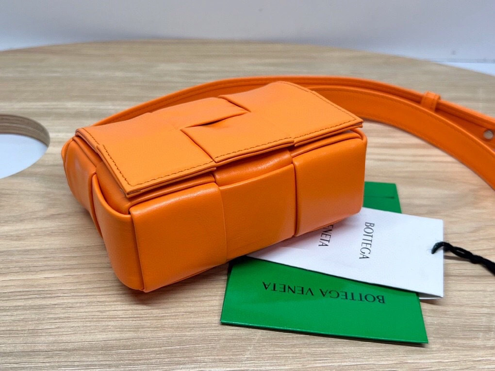 MOMO- 667048VCQ727004 Mini cassette Bag item：B-B000E2317C
