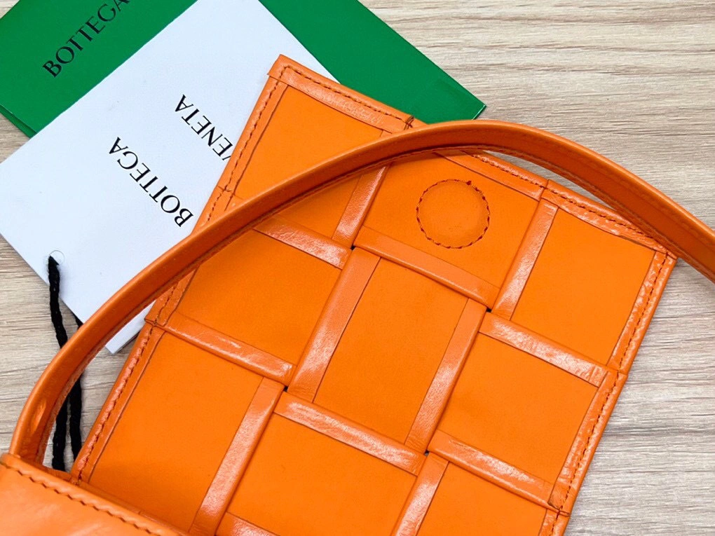 MOMO- 667048VCQ727004 Mini cassette Bag item：B-B000E2317C
