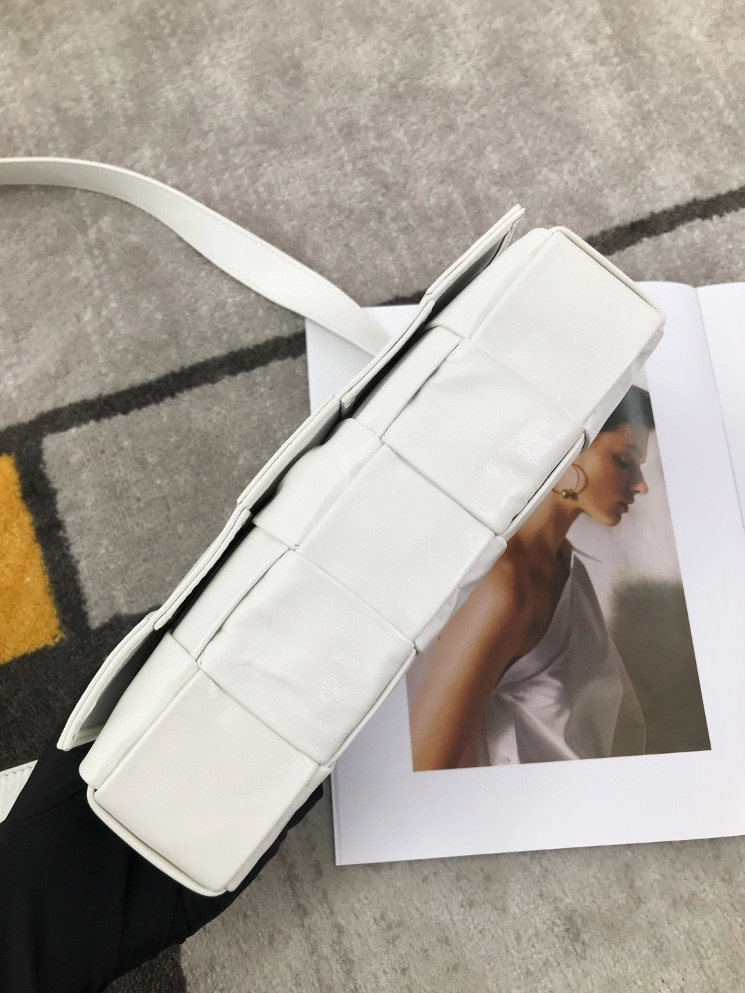 MOMO- 667298 Calfskin item : B-B098C1116
