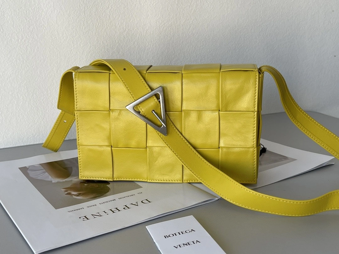 MOMO- 667298 Calfskin item : B-B098C1117