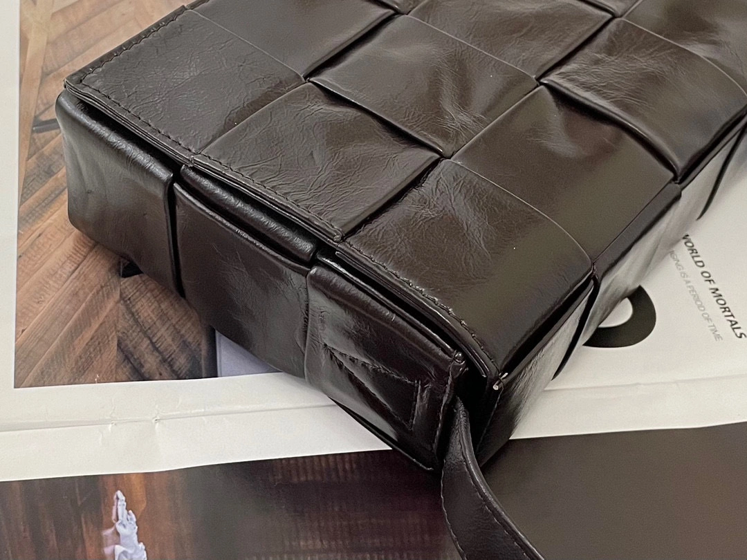 MOMO- 667298-VCQ71-2145 CASSETTE calfskin item：B-B063G0513C
