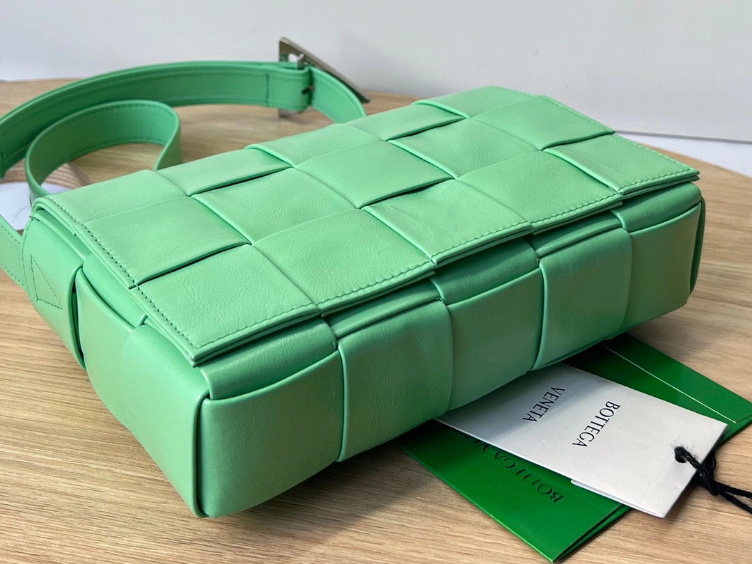 MOMO- 667298-VCQ71-3801 CASSETTE calfskin item：B-B063G0514C
